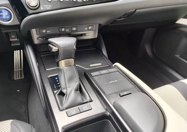 Lexus ES cena 199900 przebieg: 51114, rok produkcji 2021 z Izbica Kujawska małe 562